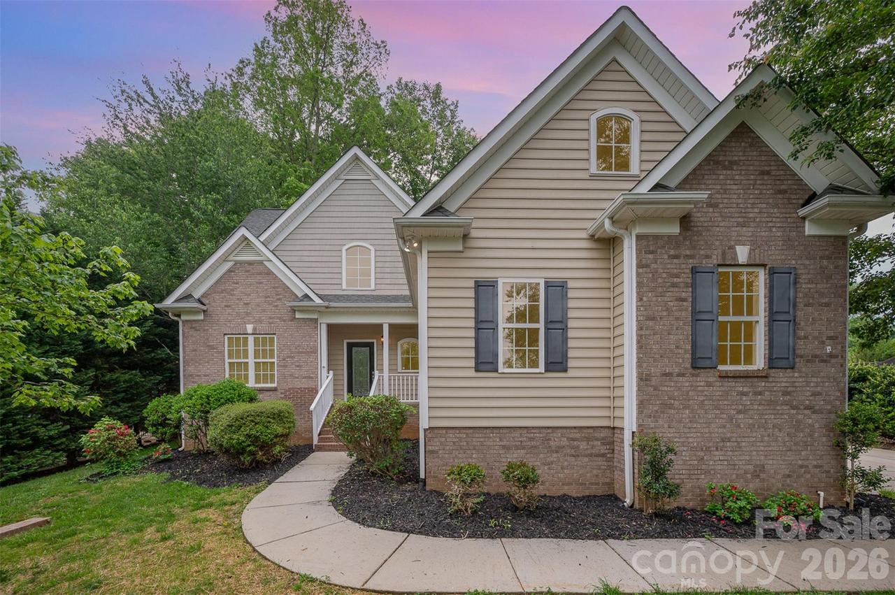 1033 Marguerite Dr., Lowell, NC 28098