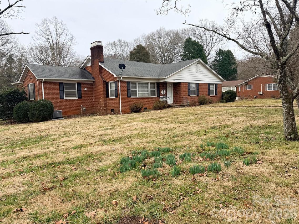 712 2nd Ave., Conover, NC 28613