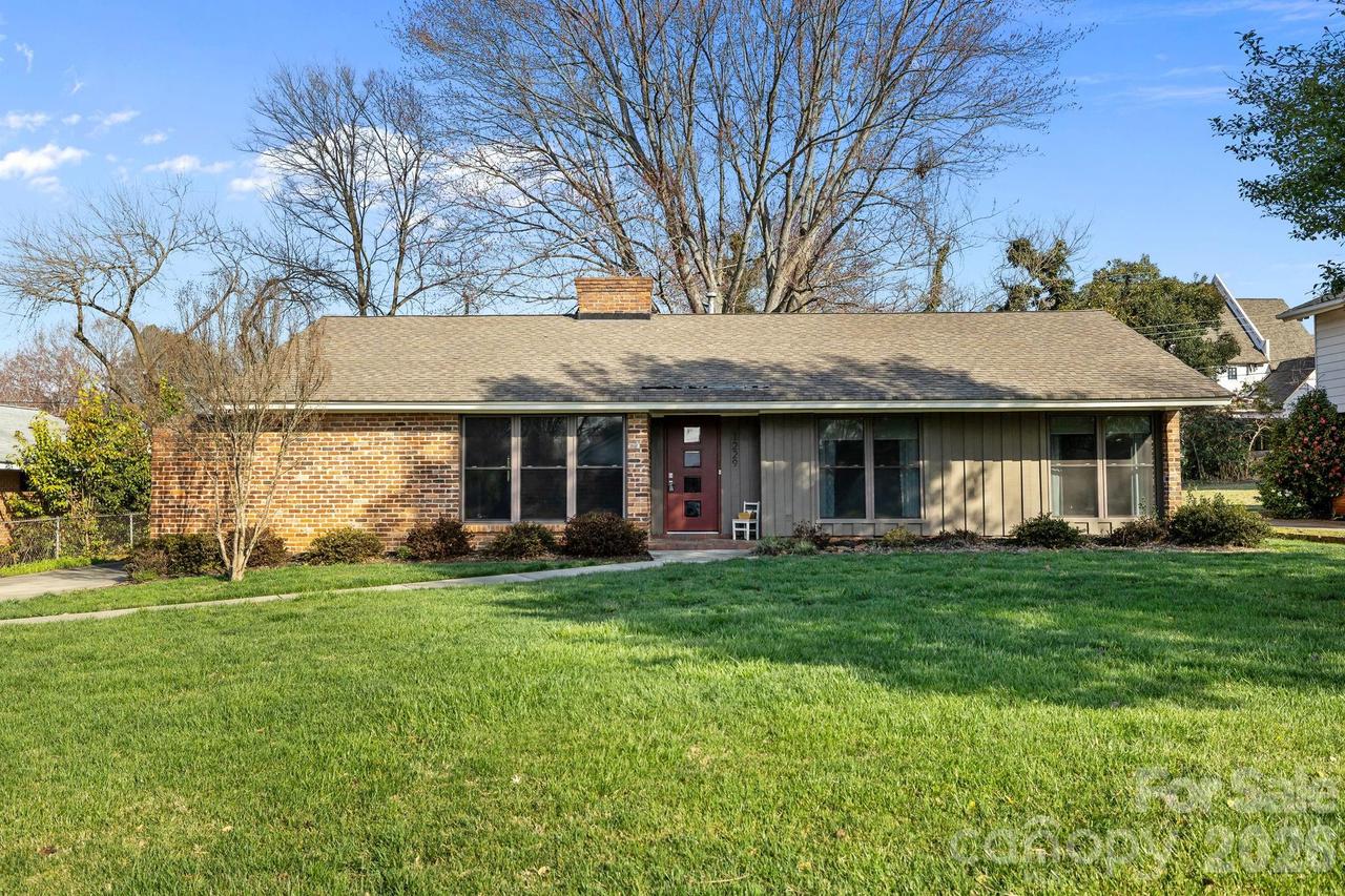 1229 Ashcraft Ln., Charlotte, NC 28209
