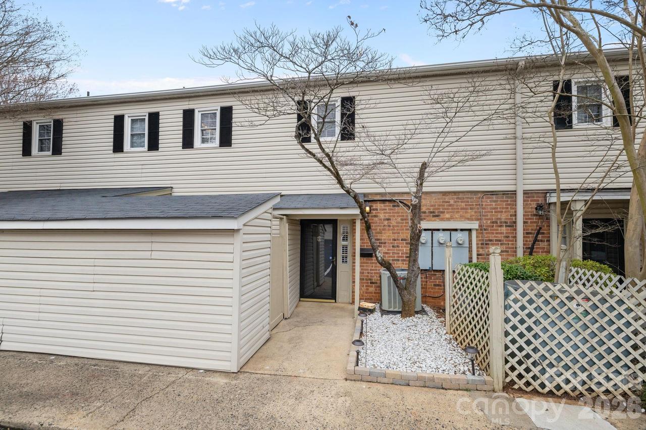 5943 Quail Hollow Rd. #B, Charlotte, NC 28210