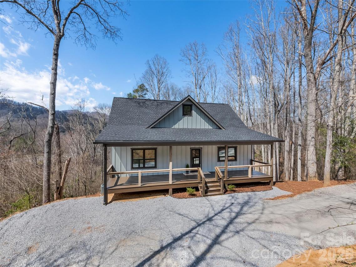 288 Ironwood Dr., Clyde, NC 28721