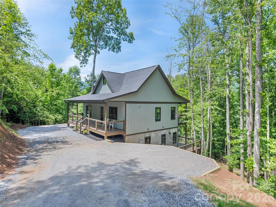 288 Ironwood Dr., Clyde, NC 28721