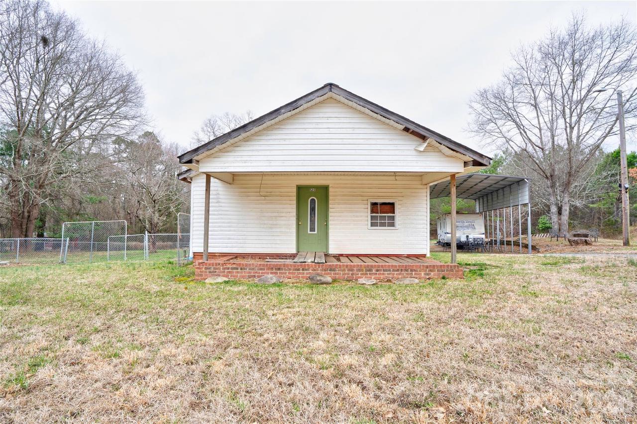 125 Church View Dr., Lawndale, NC 28090