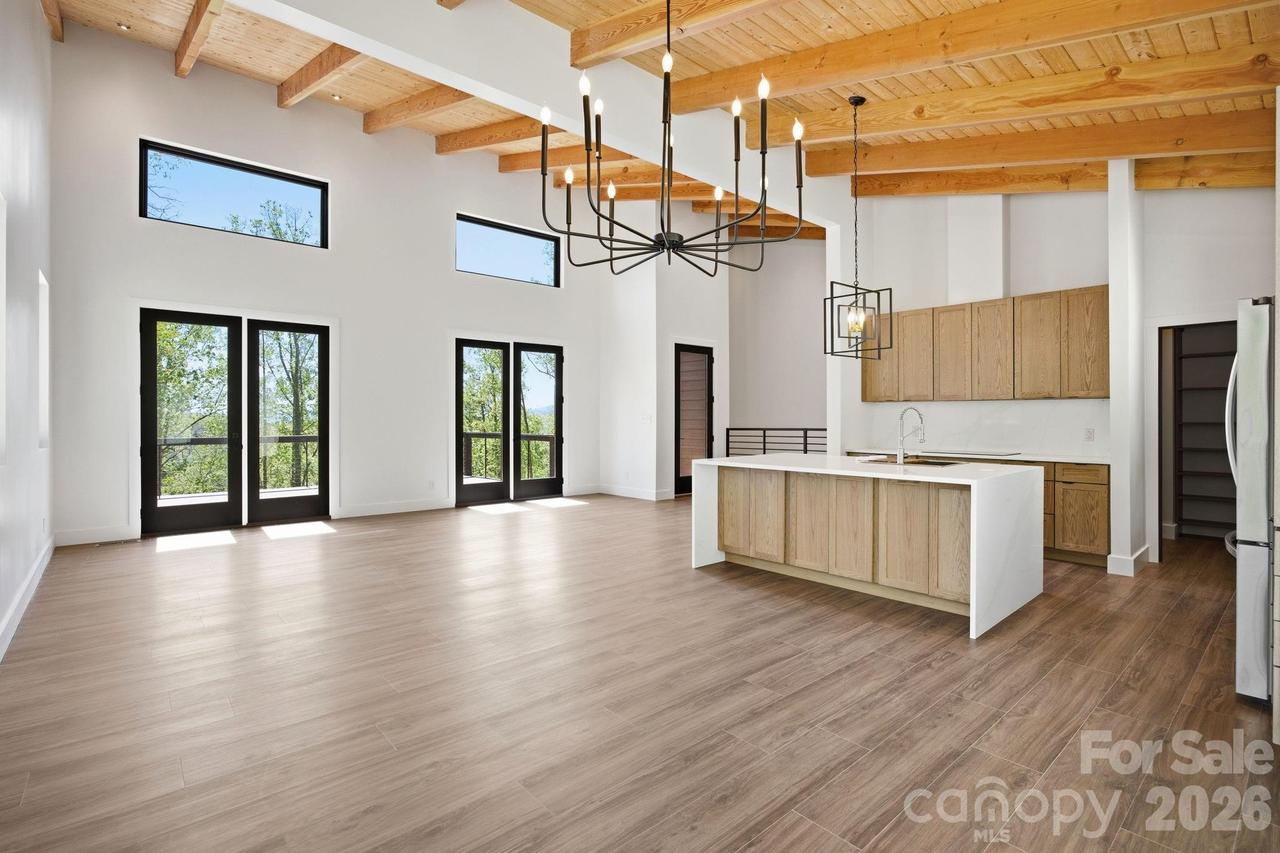 102 Sandpiper Palisades St., Hendersonville, NC 28792