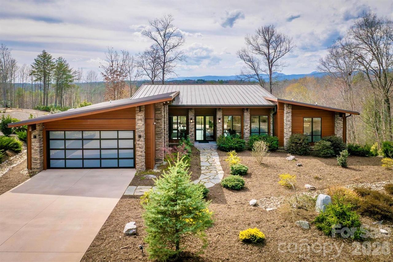 1416 High Valley Way, Lenoir, NC 28645