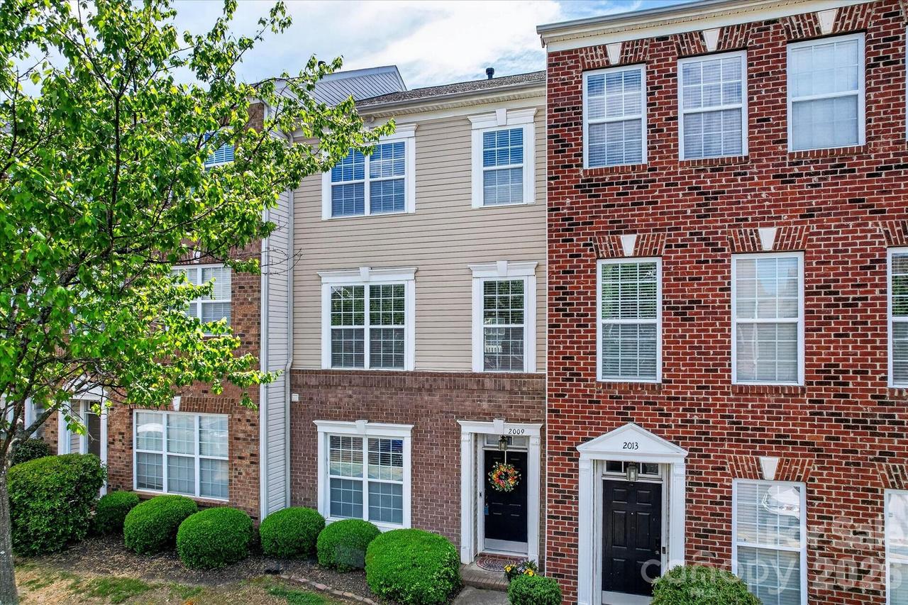 2009 Cambridge Beltway Dr., Charlotte, NC 28273