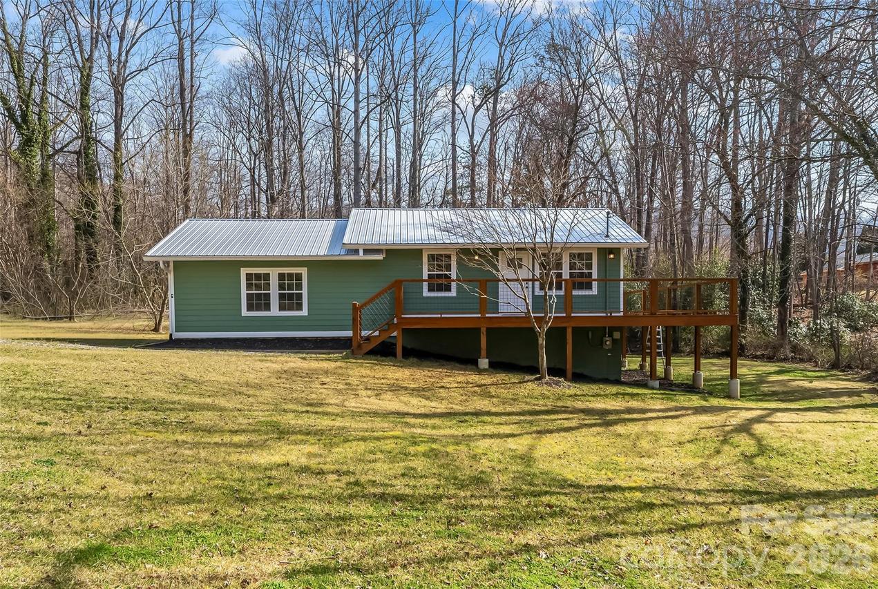 522 Brandon Rd., Black Mountain, NC 28711