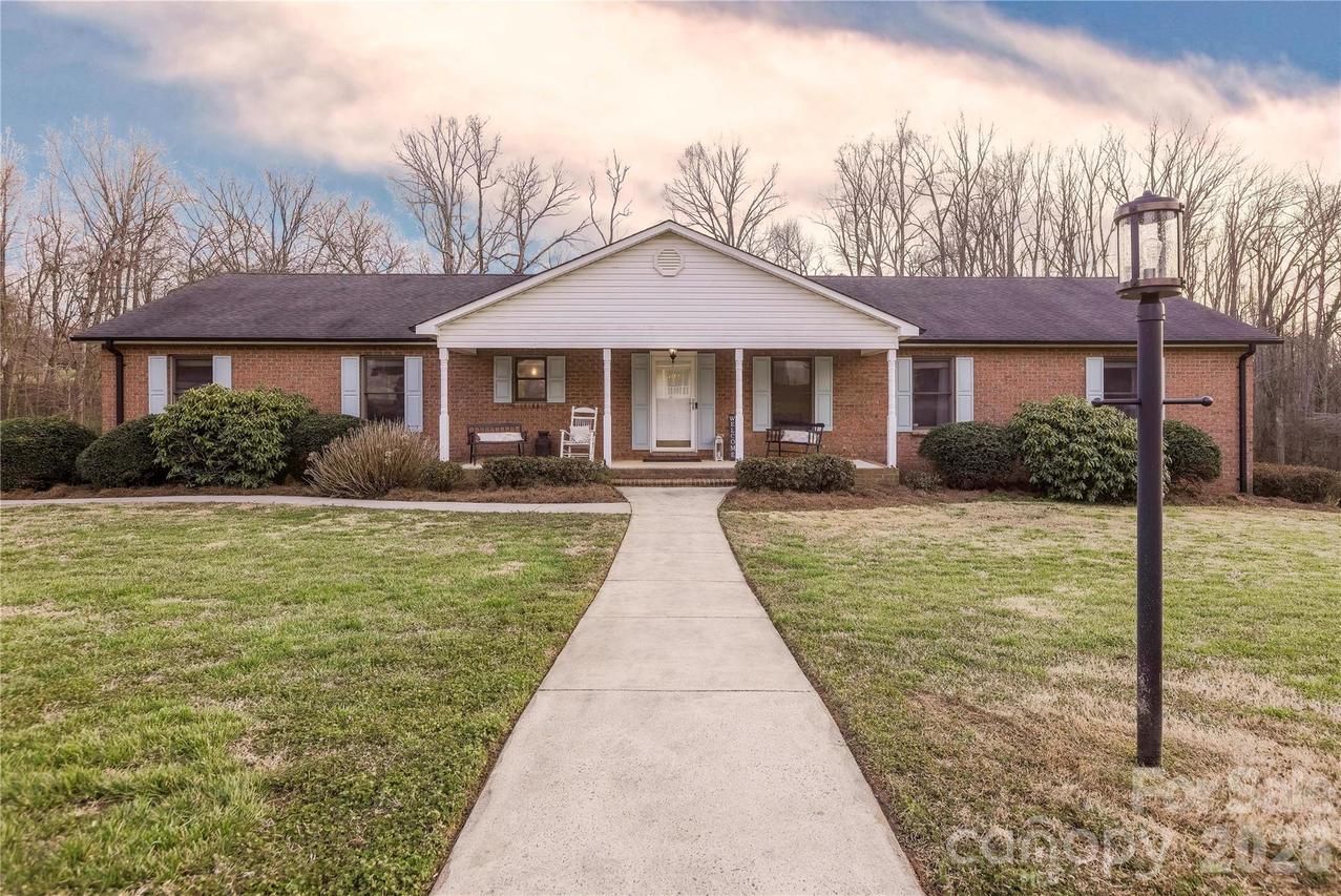 601 Azalea Ln., China Grove, NC 28023