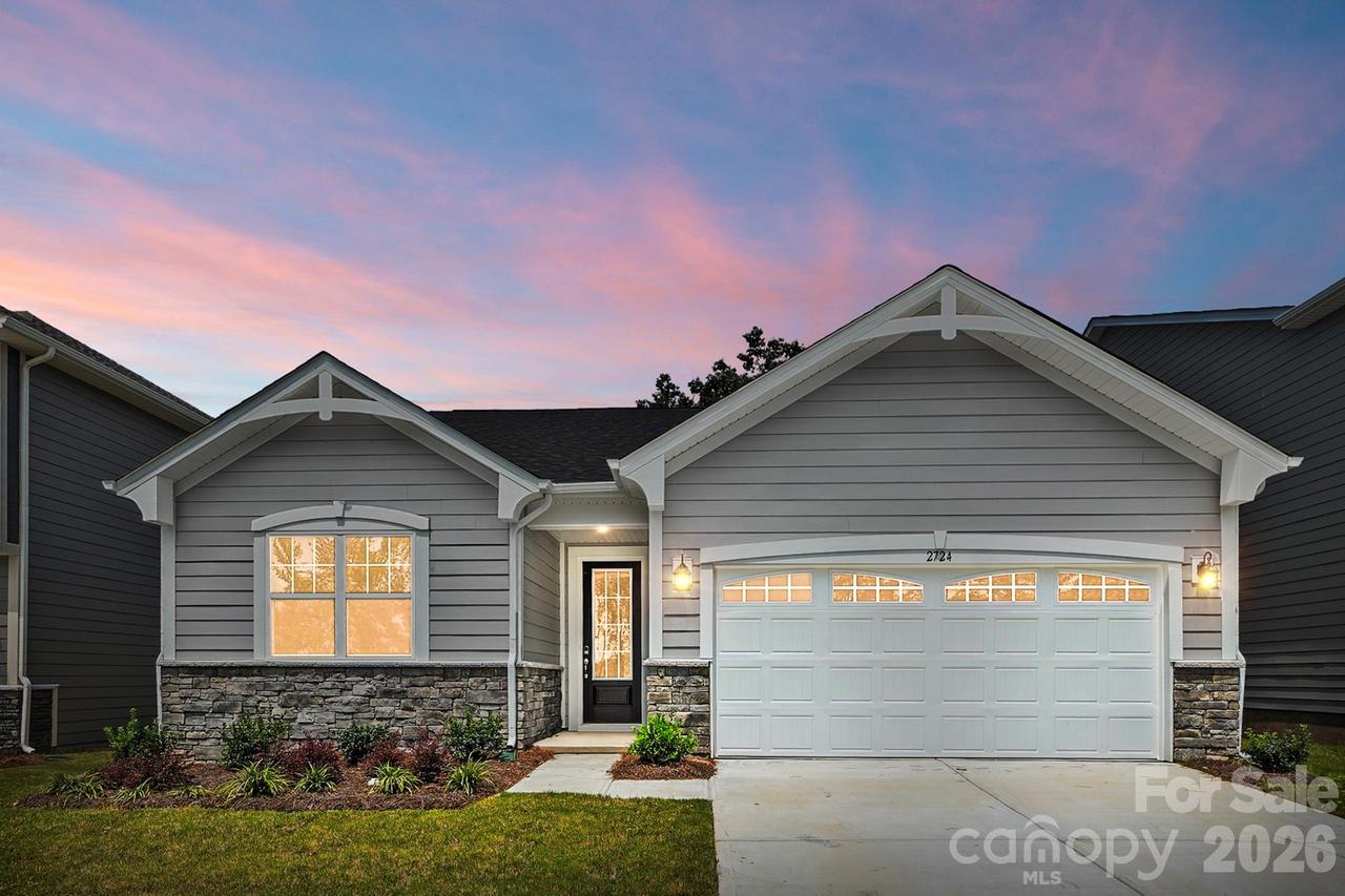 2724 Phoenix Ct., Gastonia, NC 28052