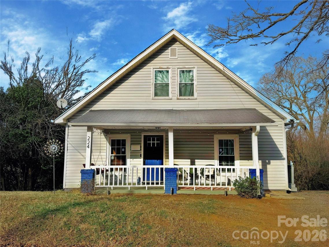 224 E Catawba Ave., Mooresville, NC 28115