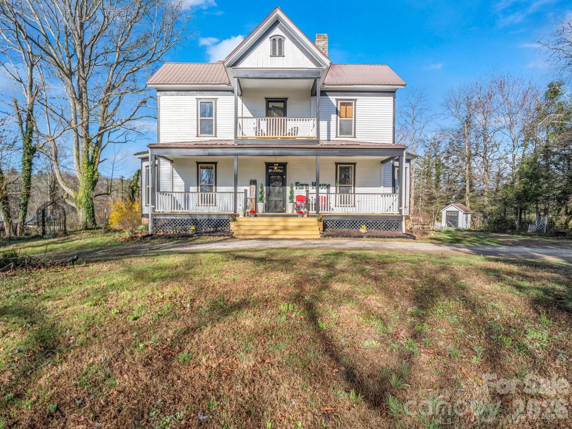 219 Stoney Mountain Rd., Hendersonville, NC 28791