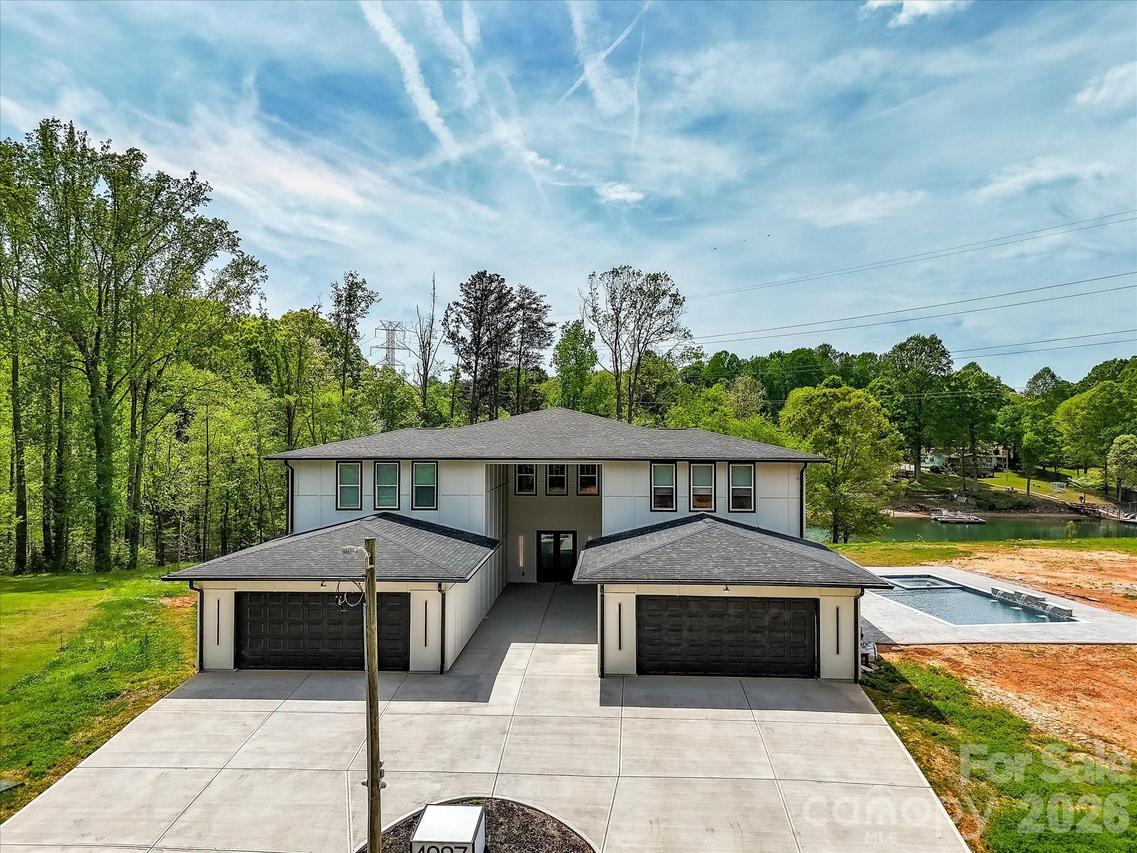 4987 Wildlife Ln., Sherrills Ford, NC 28673