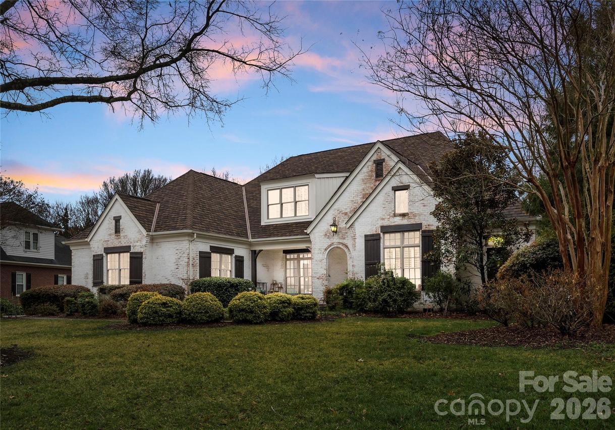 814 Kings Crossing Dr., Concord, NC 28027