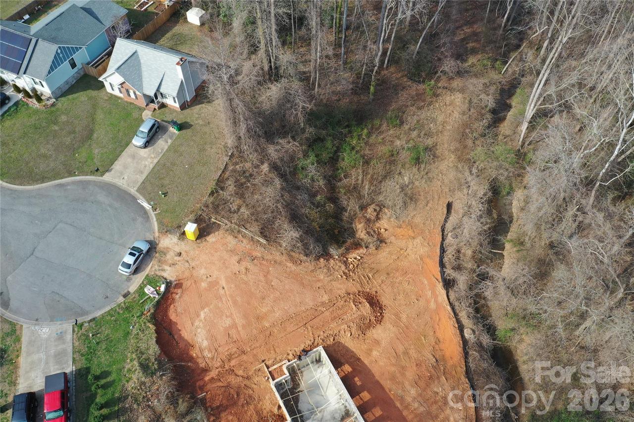 2027 Helen Harper Ct., Charlotte, NC 28216