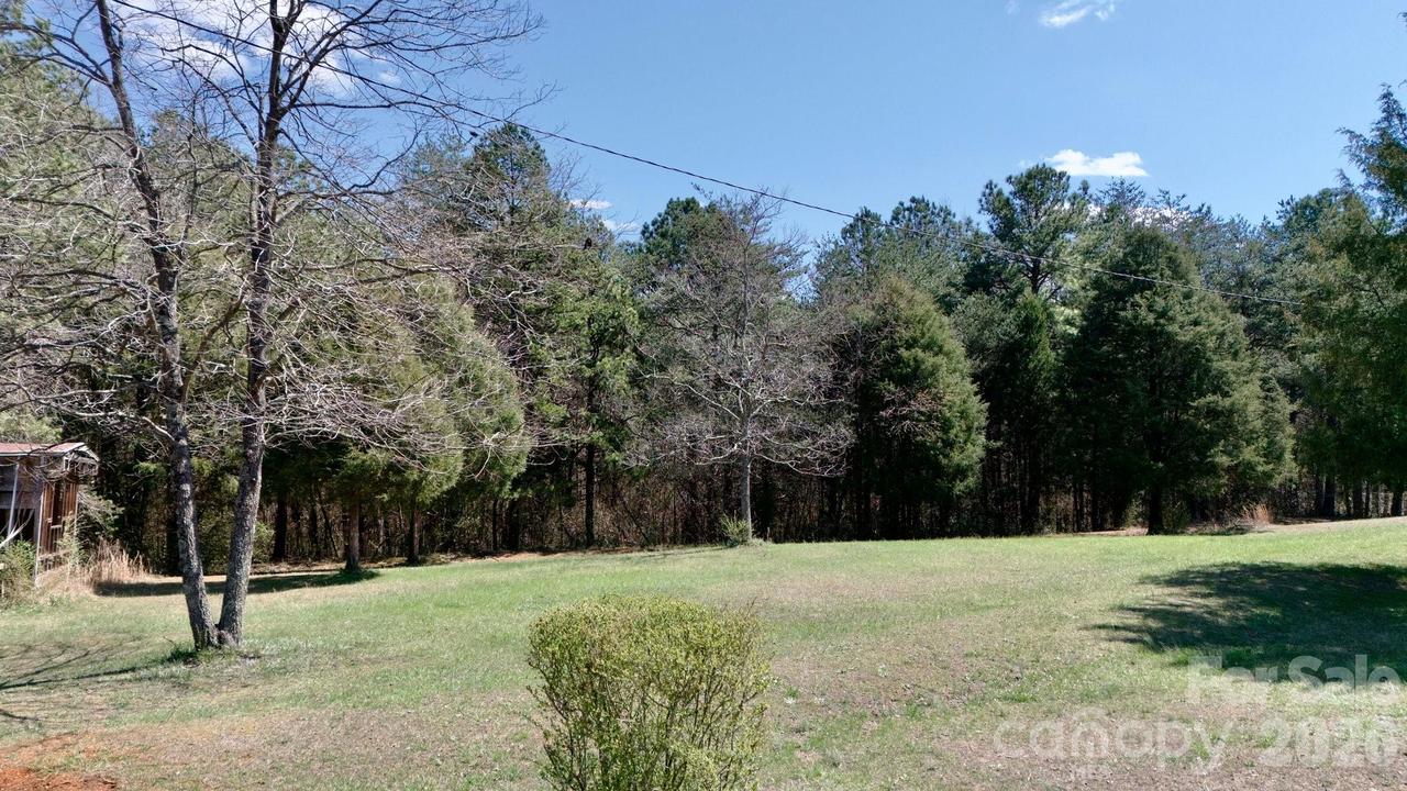 000 Suzanne Ln., Statesville, NC 28677