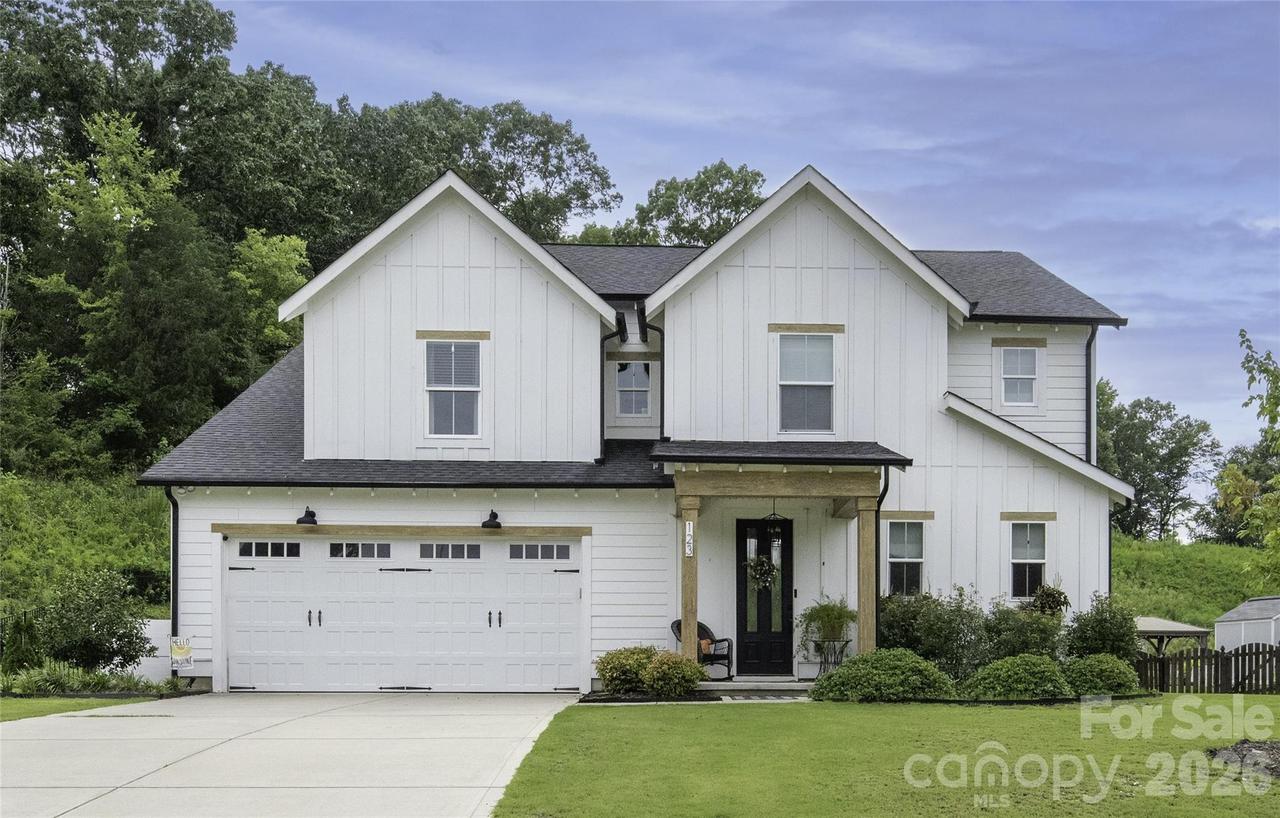 123 Country Lake Dr., Mooresville, NC 28115