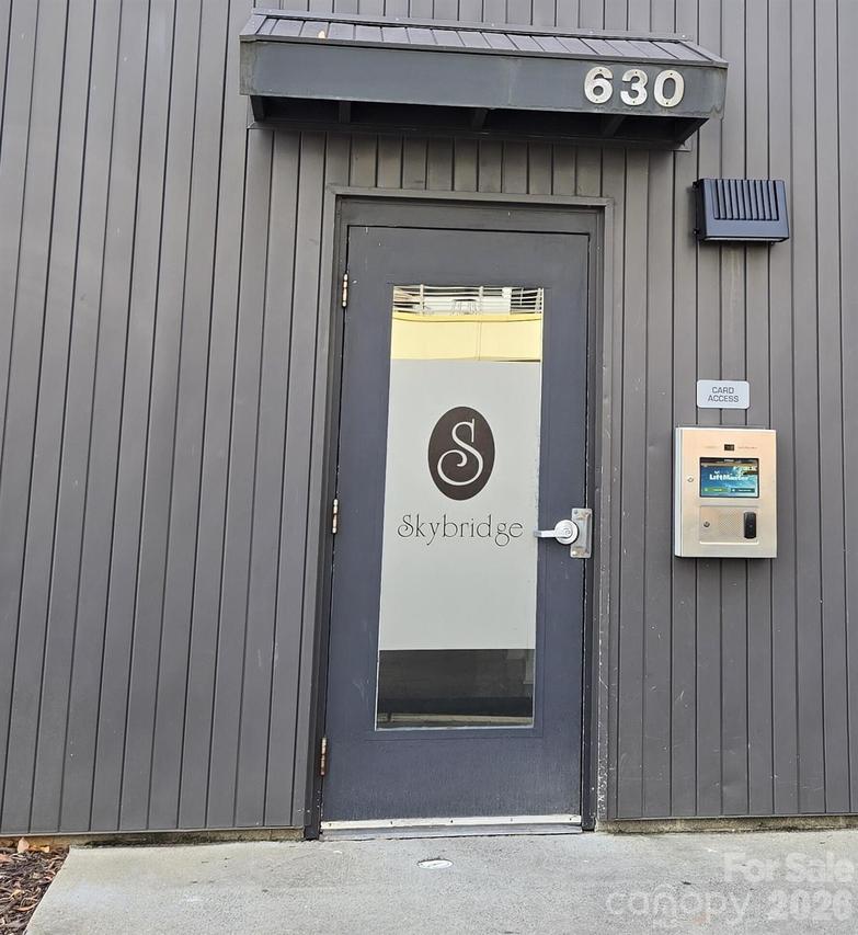 630 Calvert St. #307, Charlotte, NC 28208