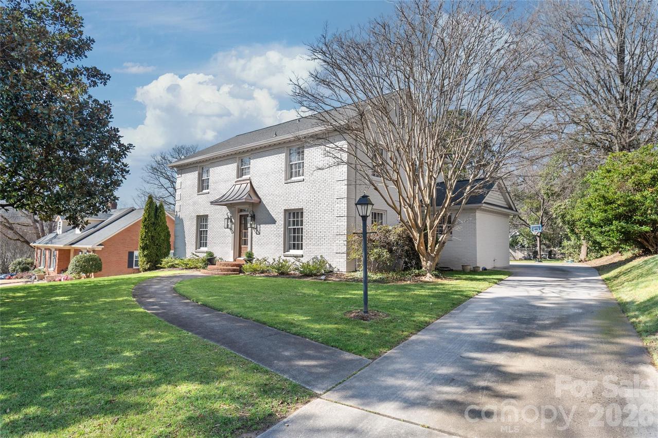 1330 Brockton Ln., Charlotte, NC 28226