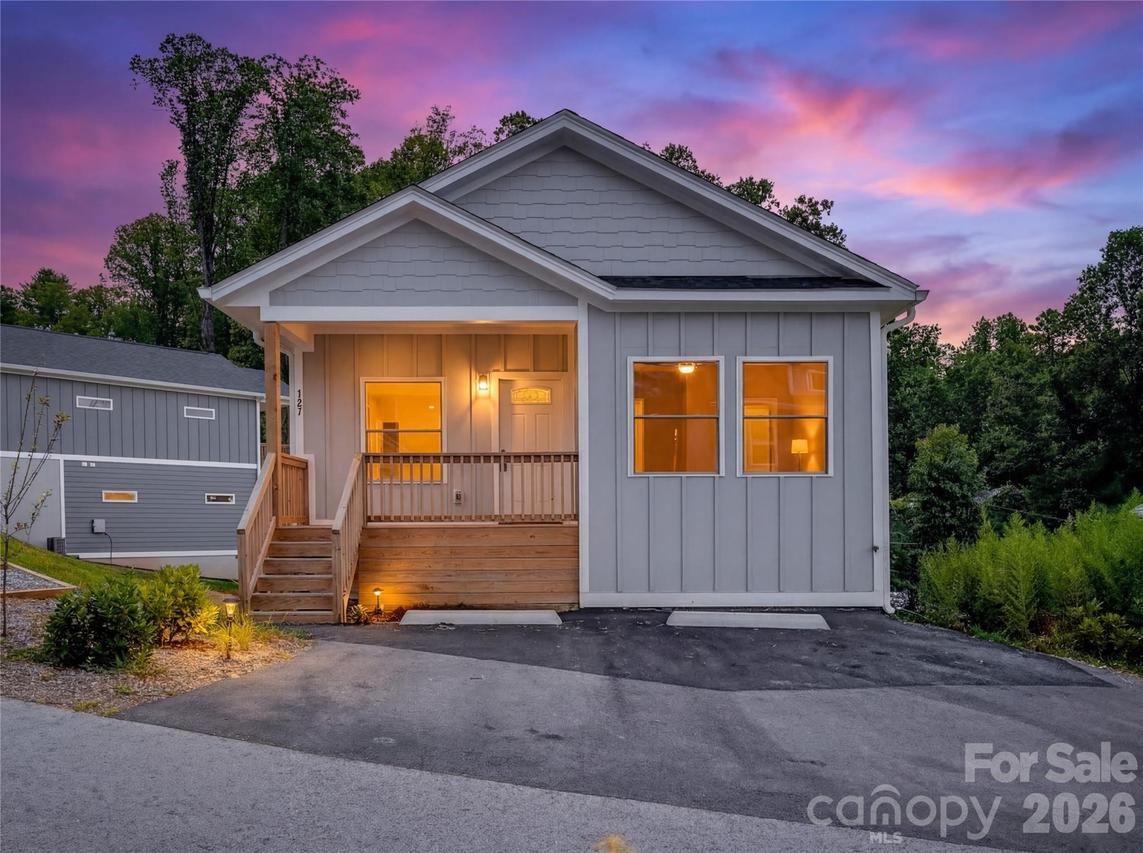 127 Northbend Dr., Asheville, NC 28804