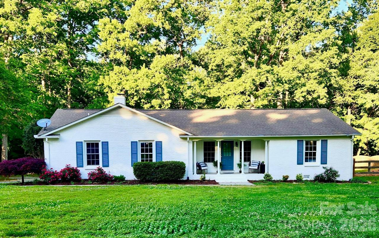 2411 Kimway Dr. #L17, Matthews, NC 28105