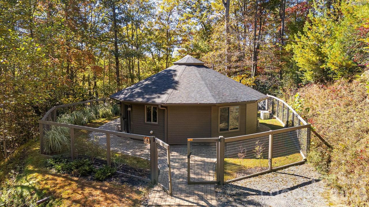 16 Caddis Ct., Marshall, NC 28753