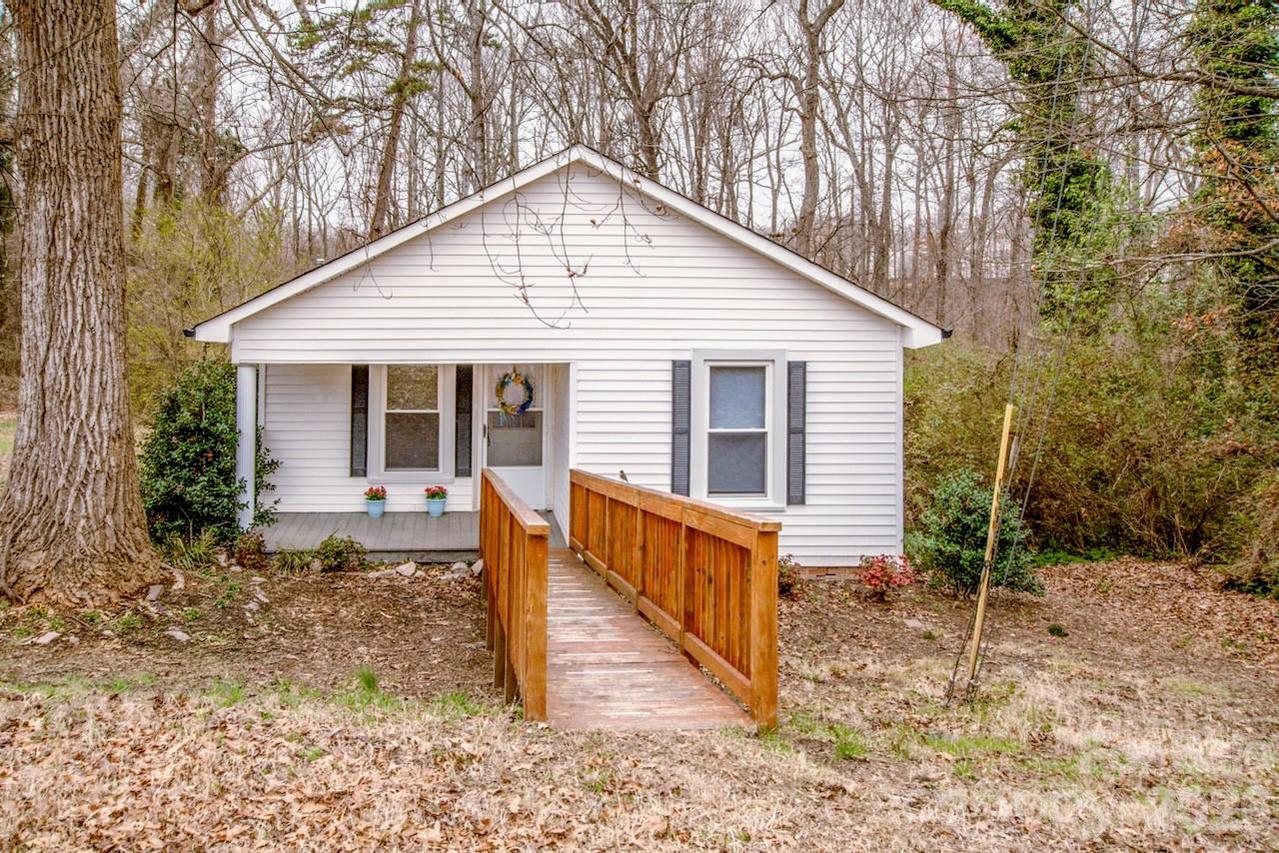 241 Pethel St., Kannapolis, NC 28081