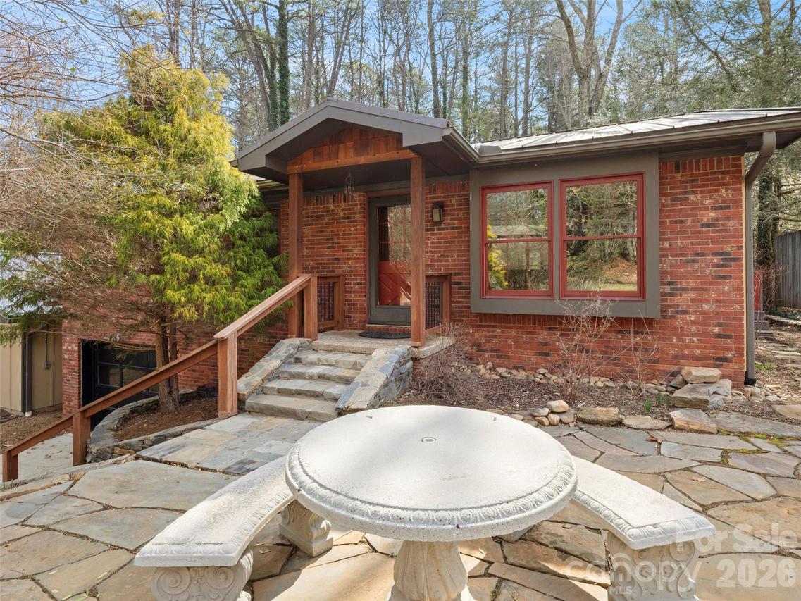 36 Auburndale Dr., Asheville, NC 28806