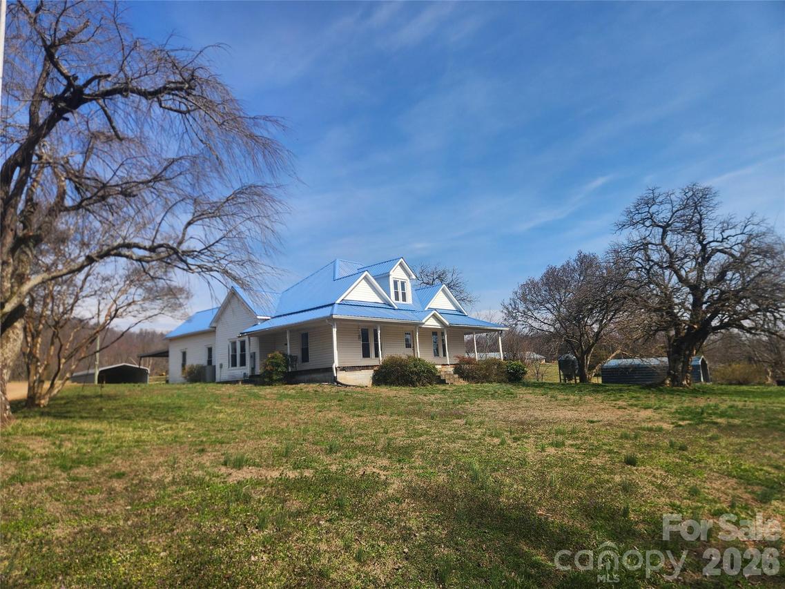 363 Center Church Rd., Hiddenite, NC 28636