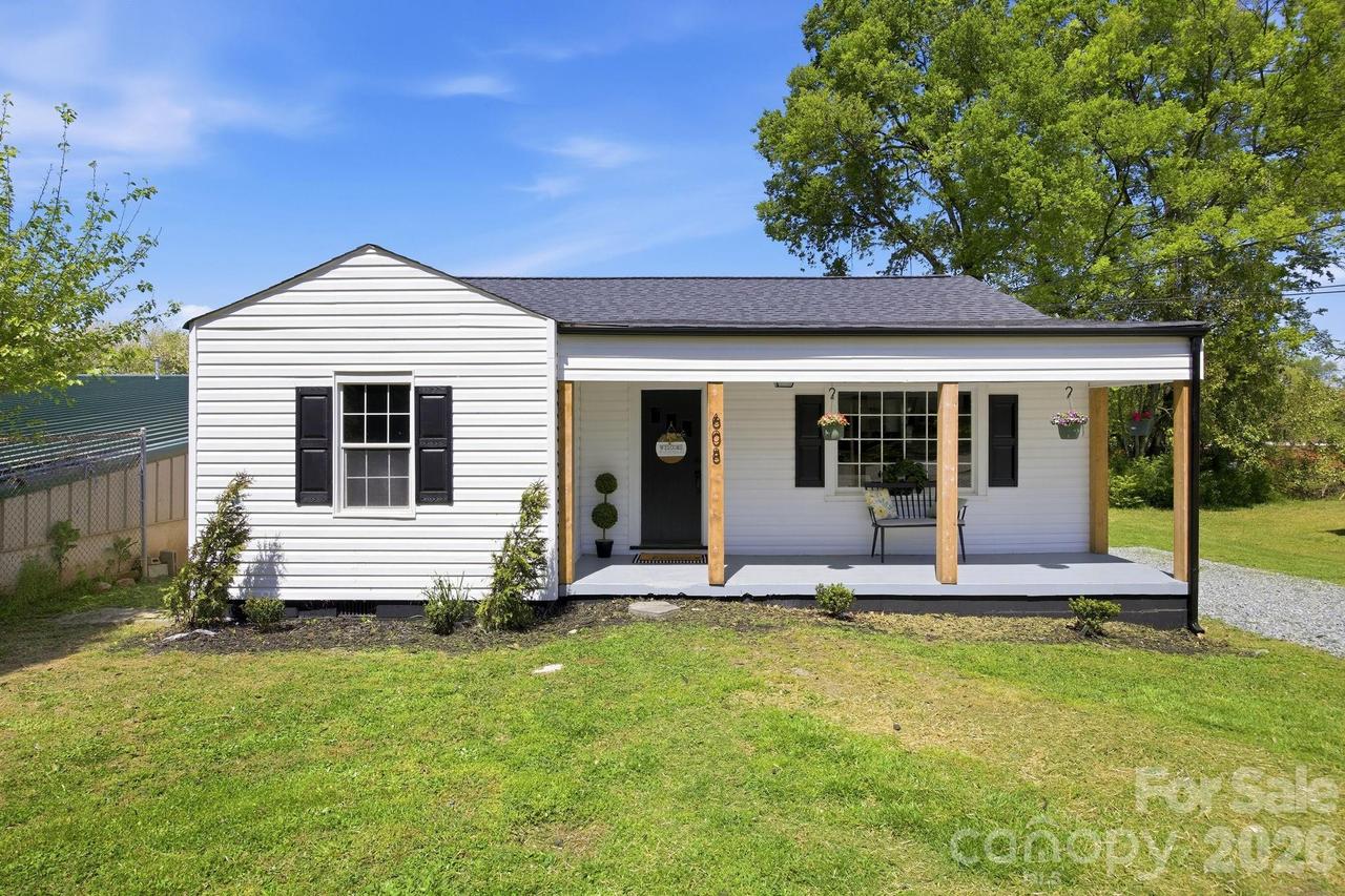 608 Carver Dr., Lexington, NC 27292