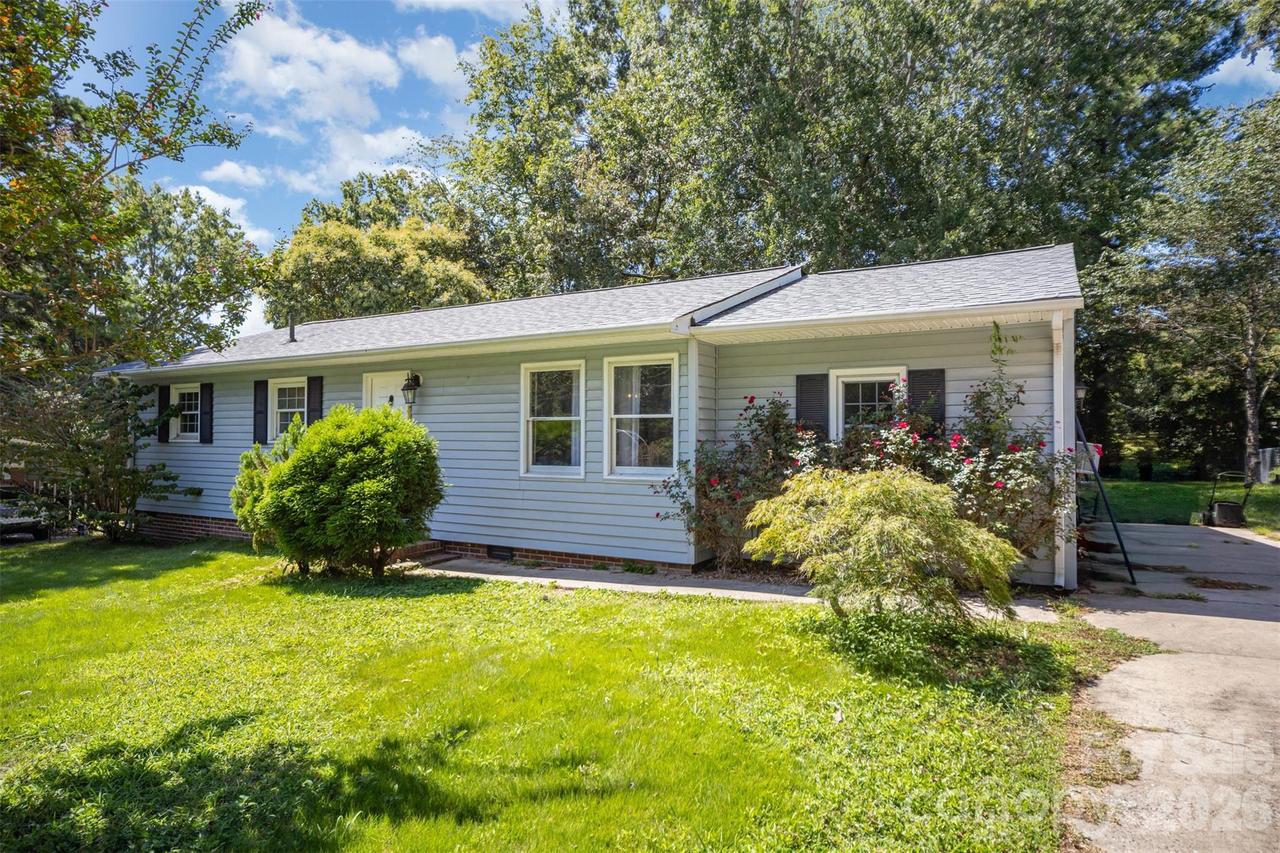 904 Timberlane Dr., Mount Holly, NC 28120