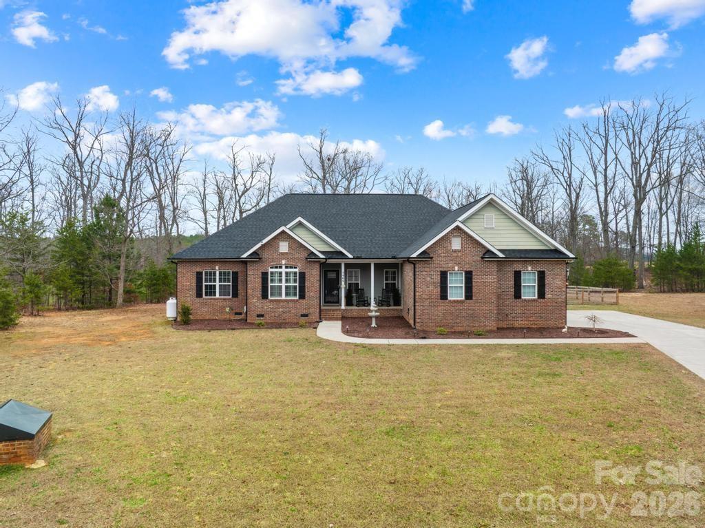 1468 Kinks Ln., Maiden, NC 28650