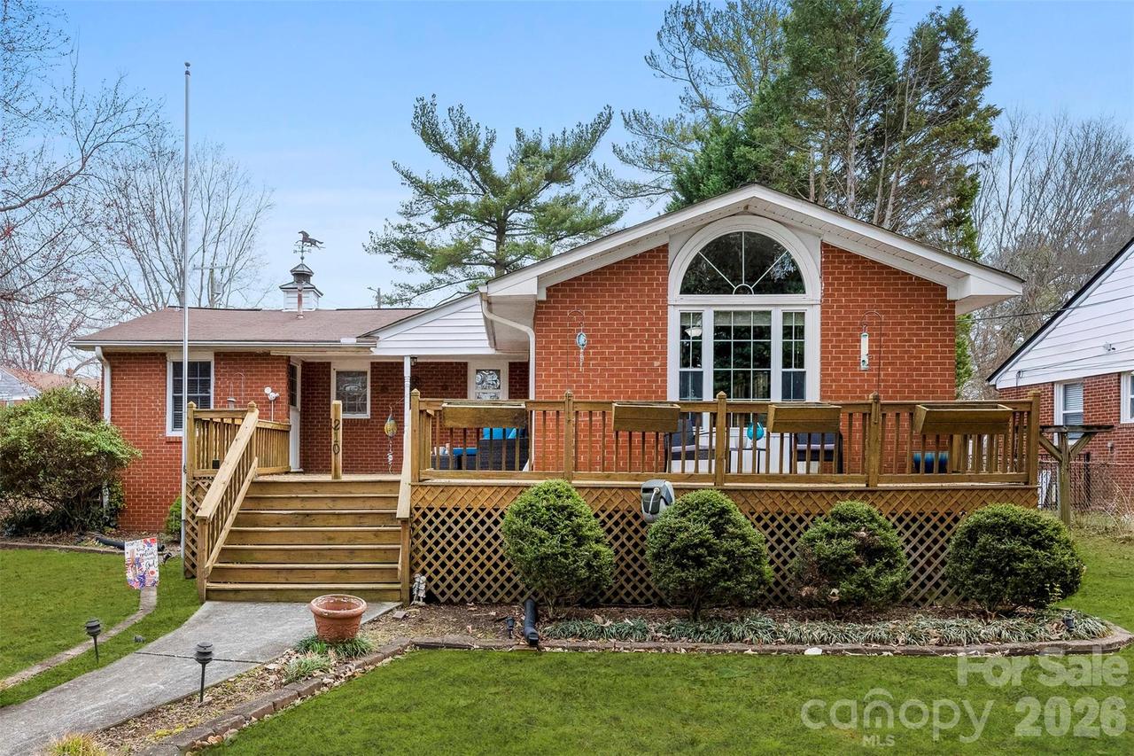 210 Avondale Dr., Lexington, NC 27295