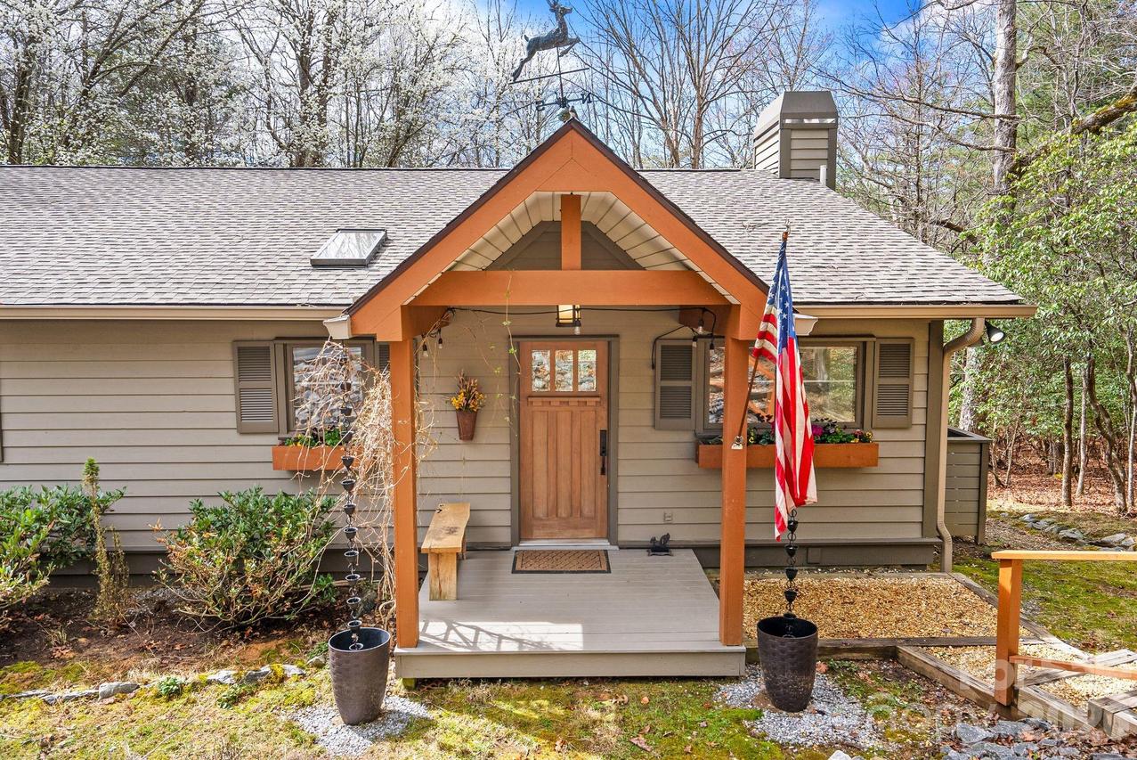 75 Wodigeasgohi Dr., Brevard, NC 28712