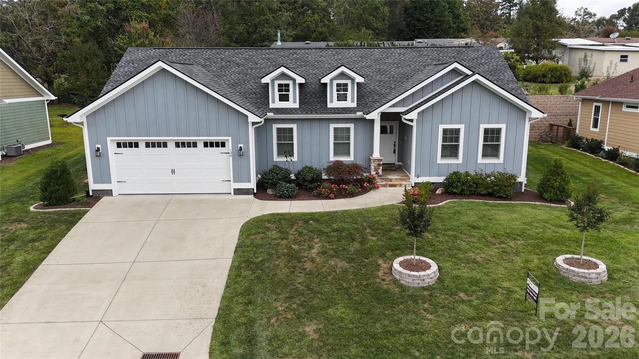 138 Olde Oak Way, Hendersonville, NC 28792