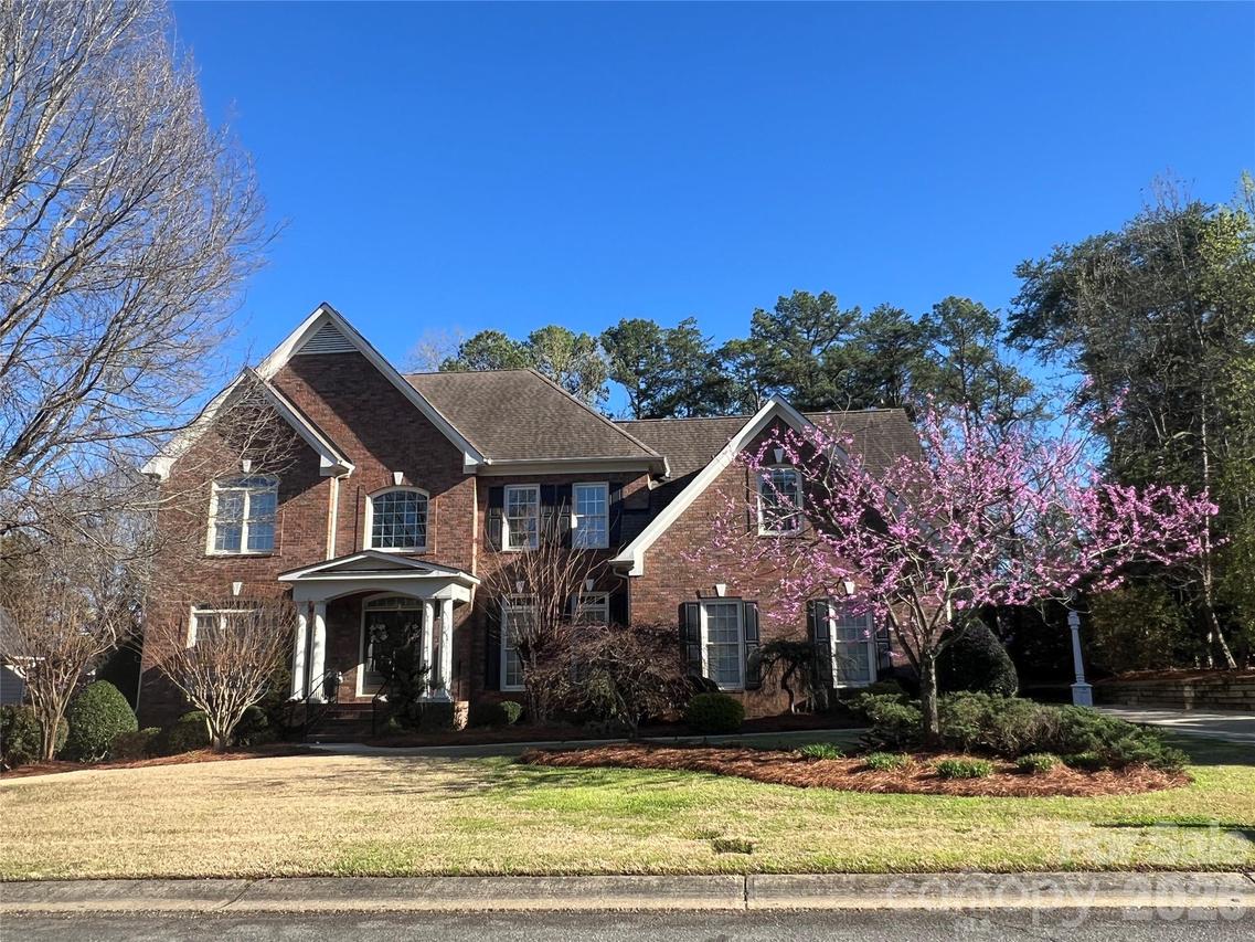 2321 Treymore Ln., Charlotte, NC 28262