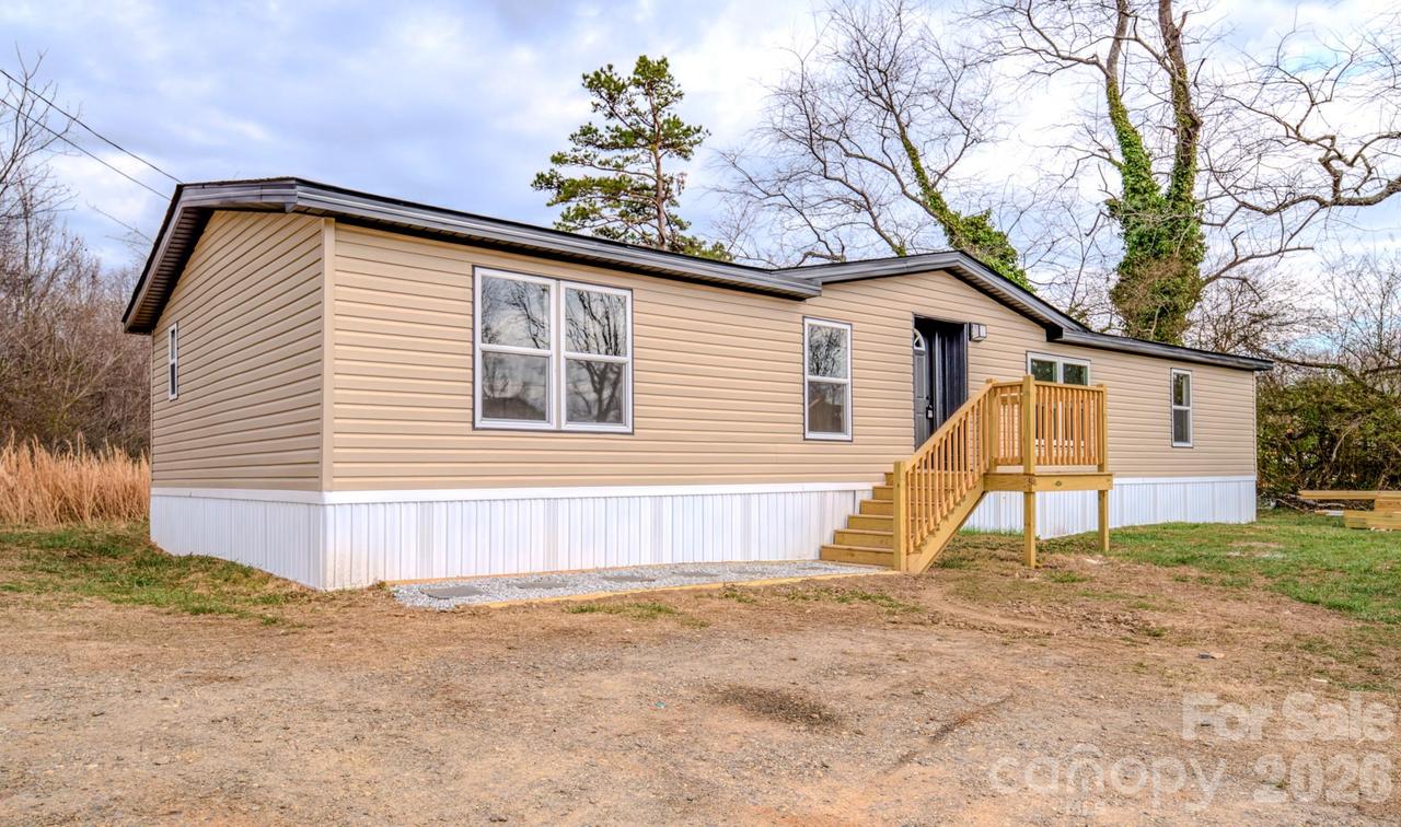 8 Teal Ln., Candler, NC 28715