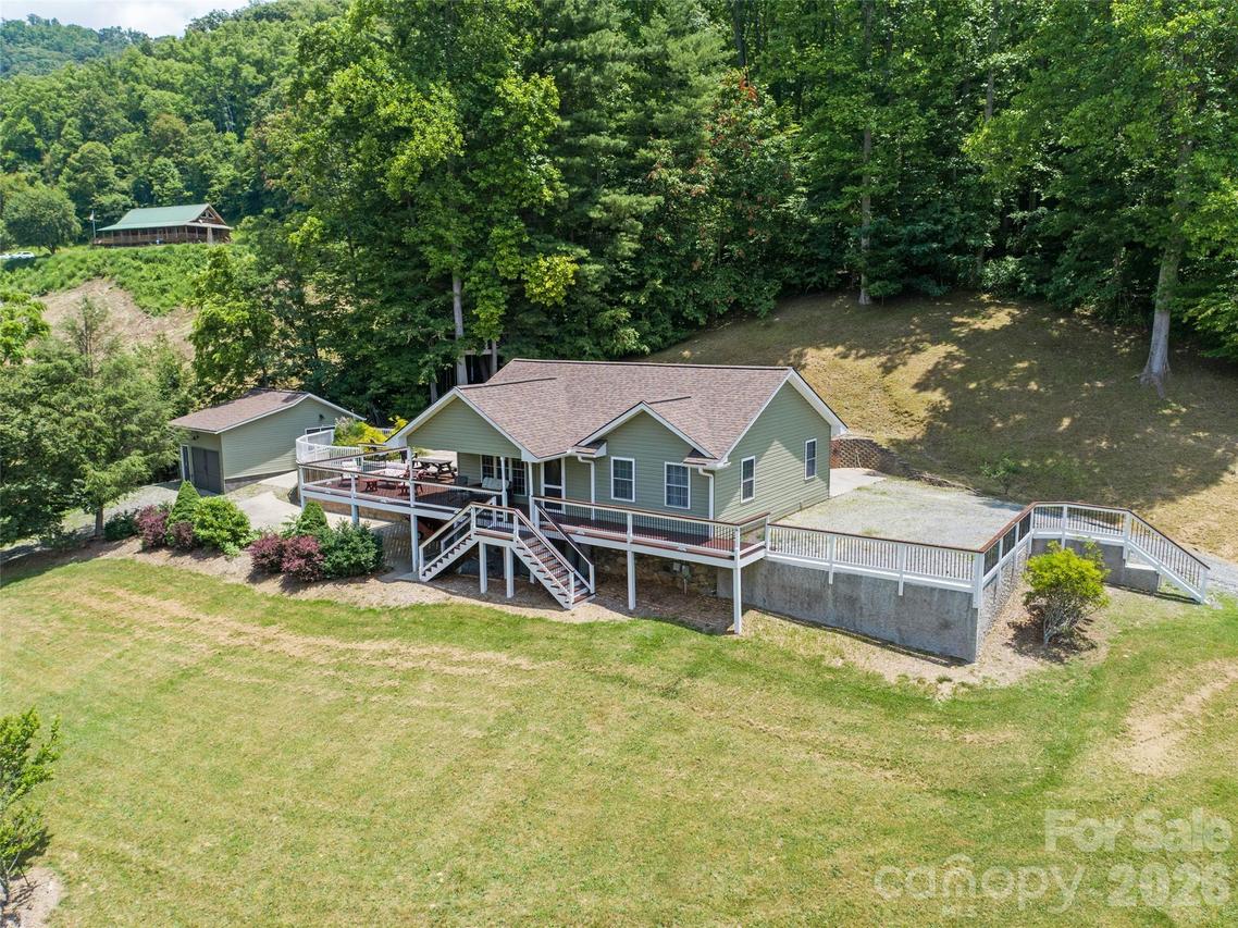 189 Poverty Branch Rd., Barnardsville, NC 28709