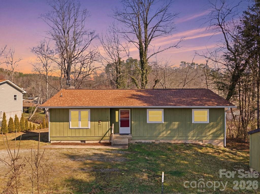68 Palmer St., Brevard, NC 28712