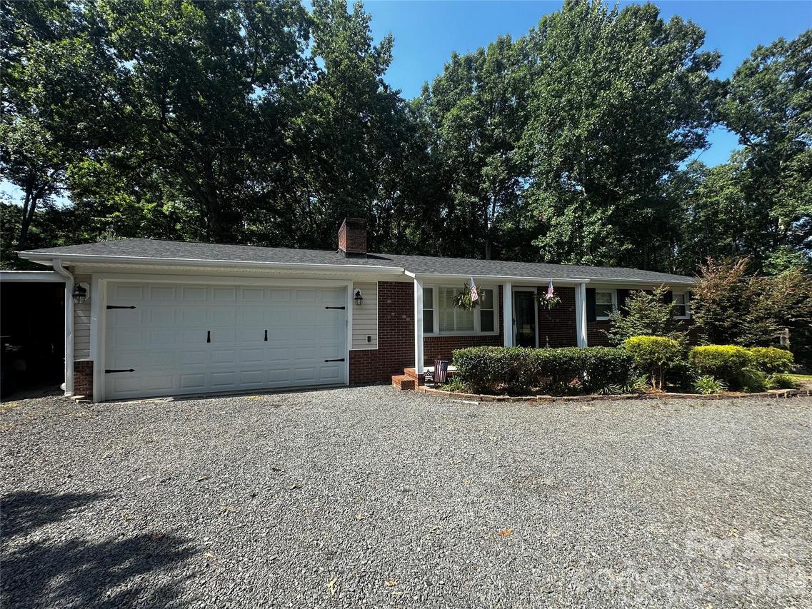 127 Possum Rd., Mount Gilead, NC 27306