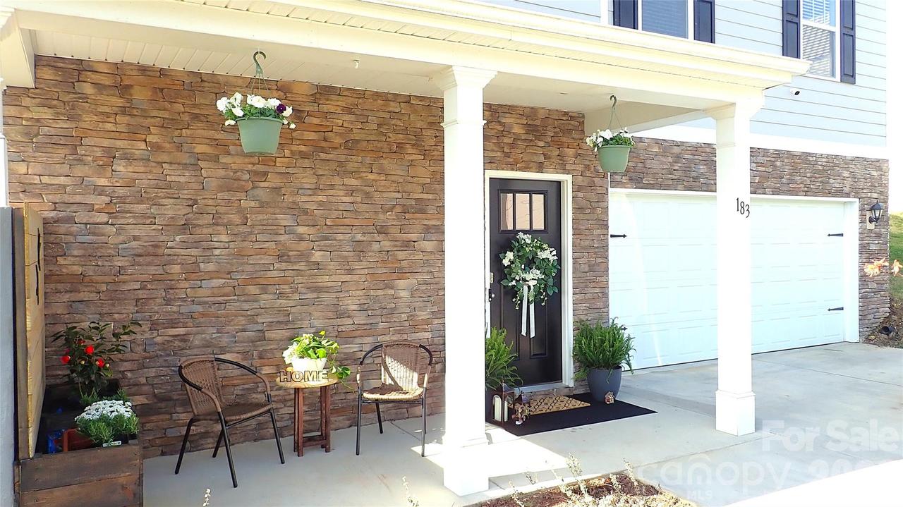 183 Marathon Ln., Candler, NC 28715