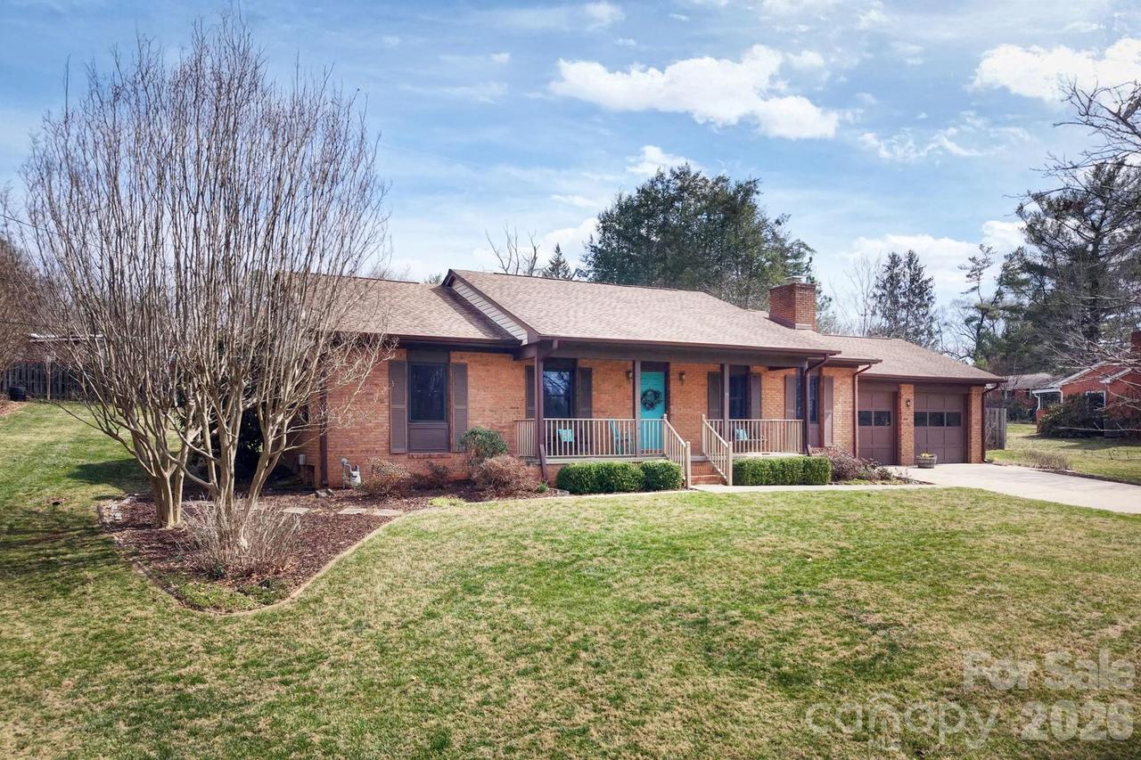 15 Pinedale Rd., Asheville, NC 28805