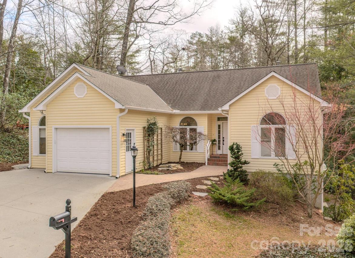 54 Wintergreen Dr., Brevard, NC 28712