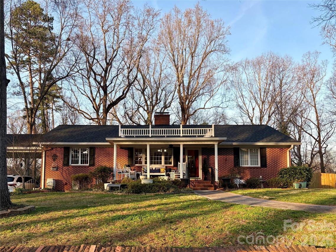 920 Paramount Cir., Gastonia, NC 28052