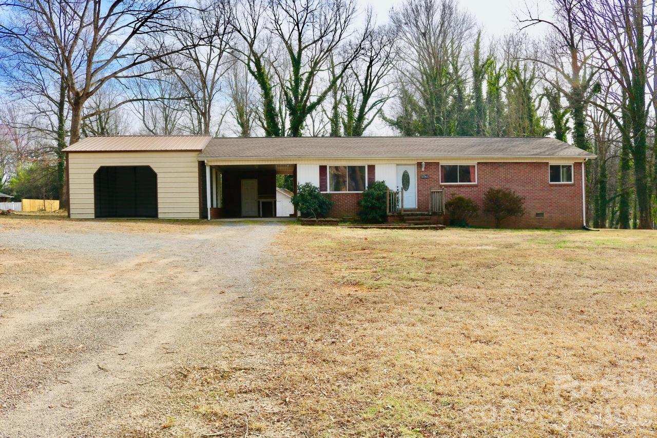 2280 19th Ave., Hickory, NC 28601