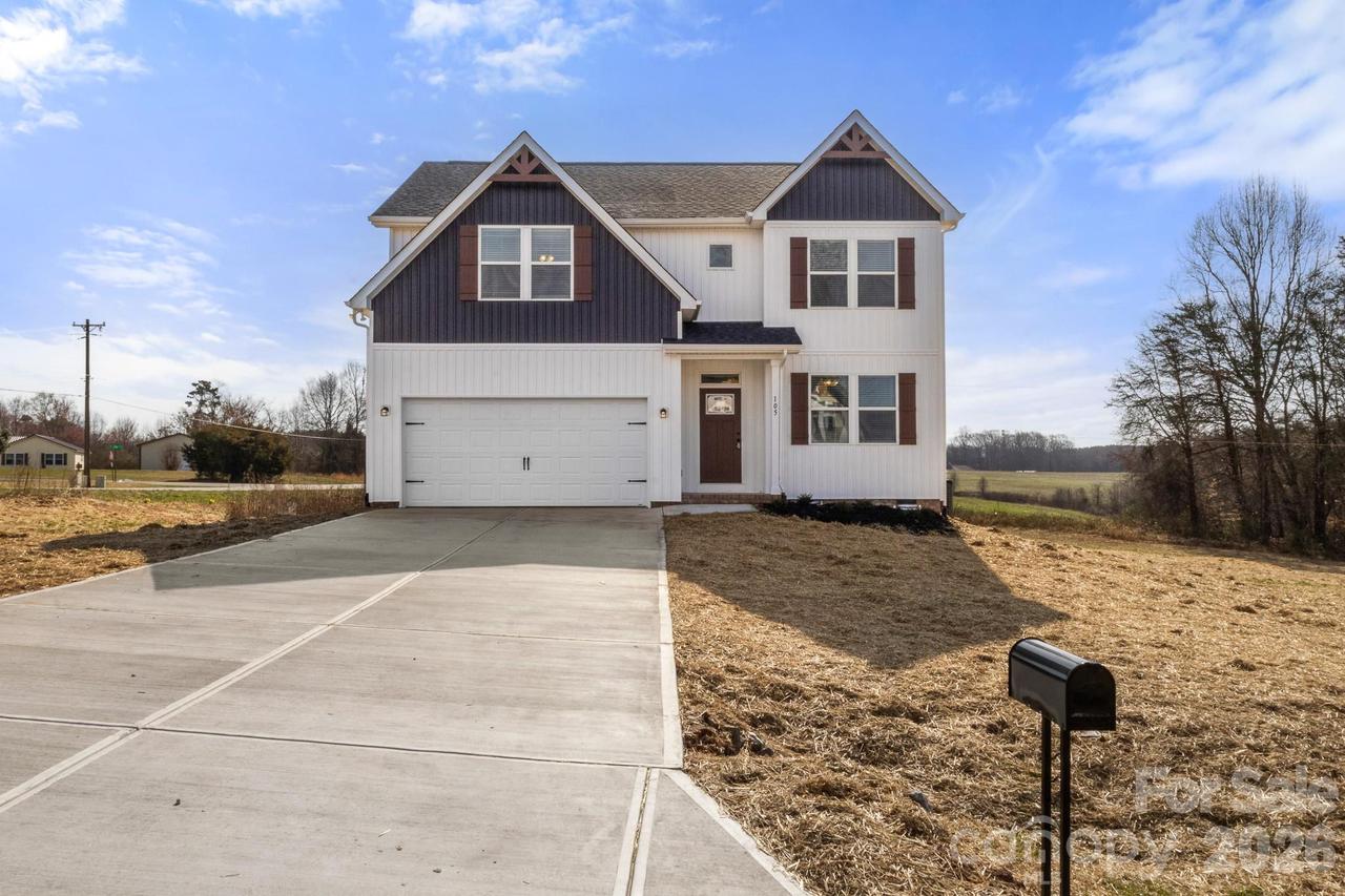 105 Indian Wells Ct., Harmony, NC 28634