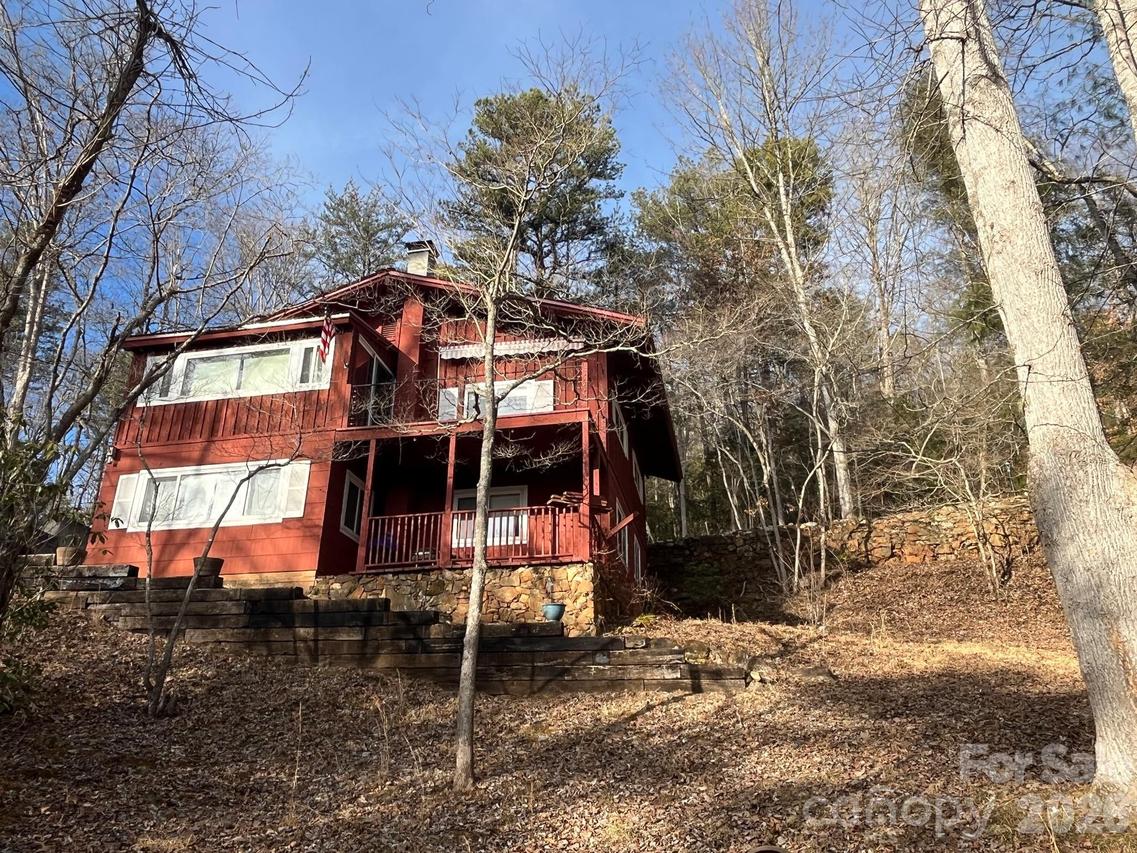 614 Echo Valley Rd., Franklin, NC 28734