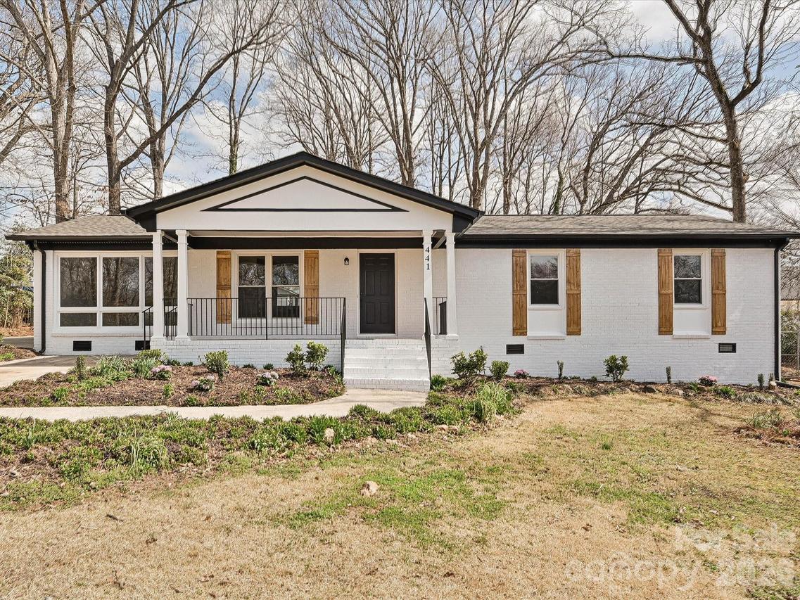 441 Holly Cir., Mount Holly, NC 28120