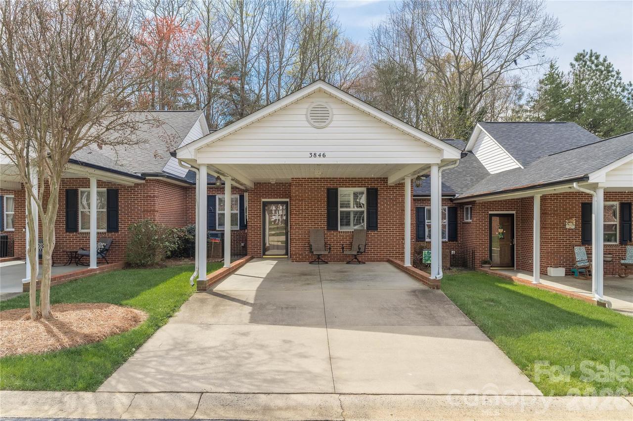 3846 Azalea Tr., Denver, NC 28037