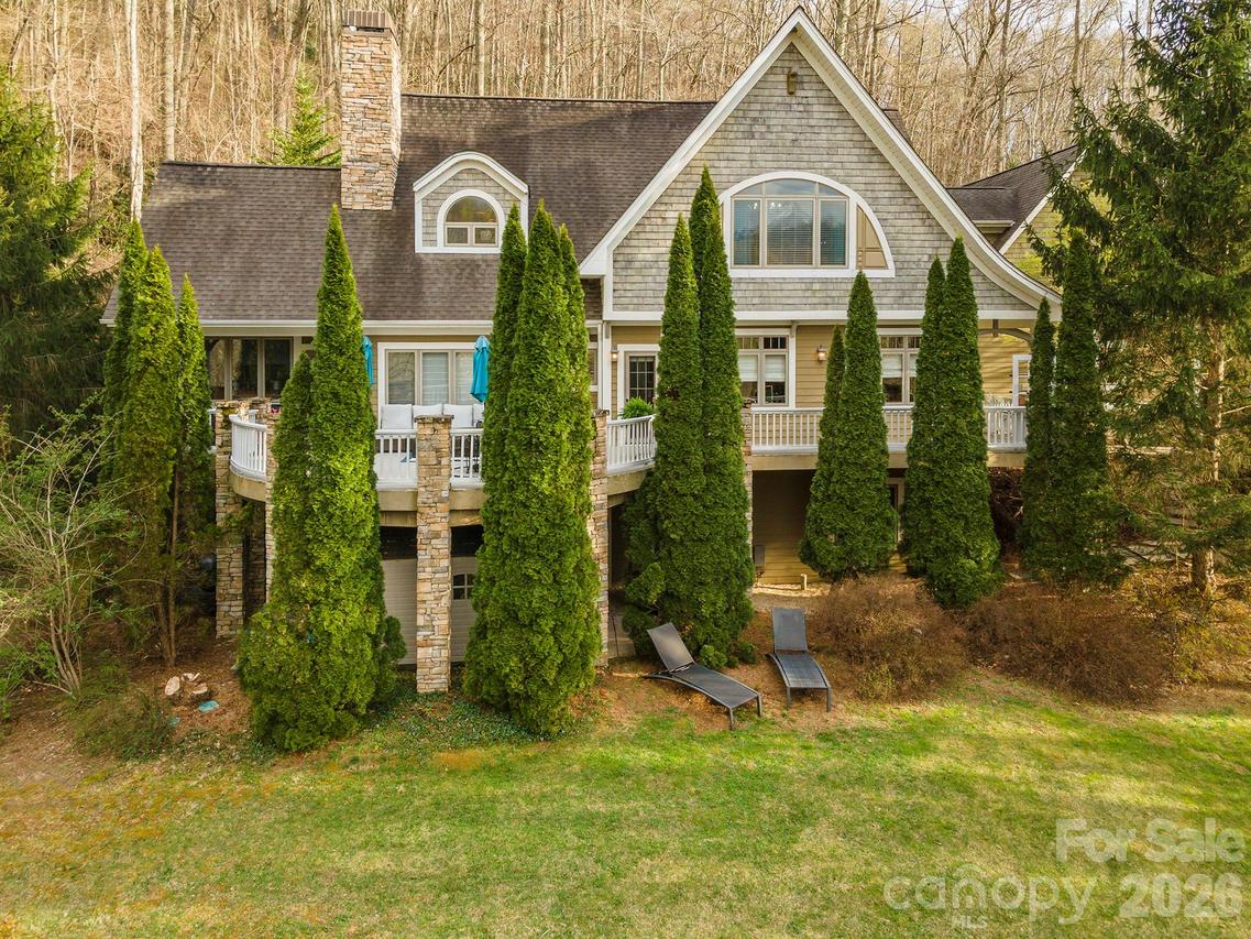 11 Hearthstone Dr., Asheville, NC 28803