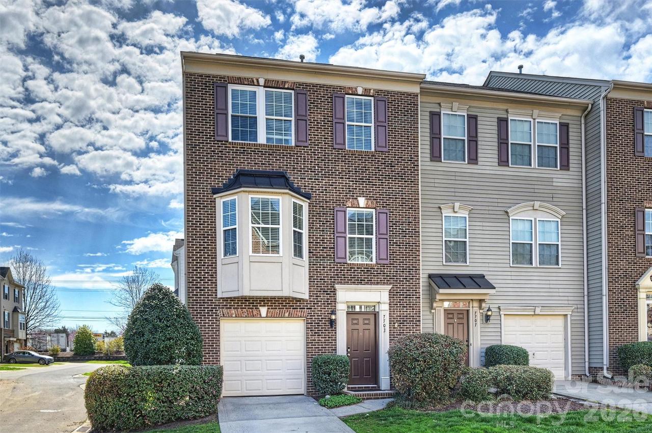 7703 Jackson Pond Dr., Charlotte, NC 28273